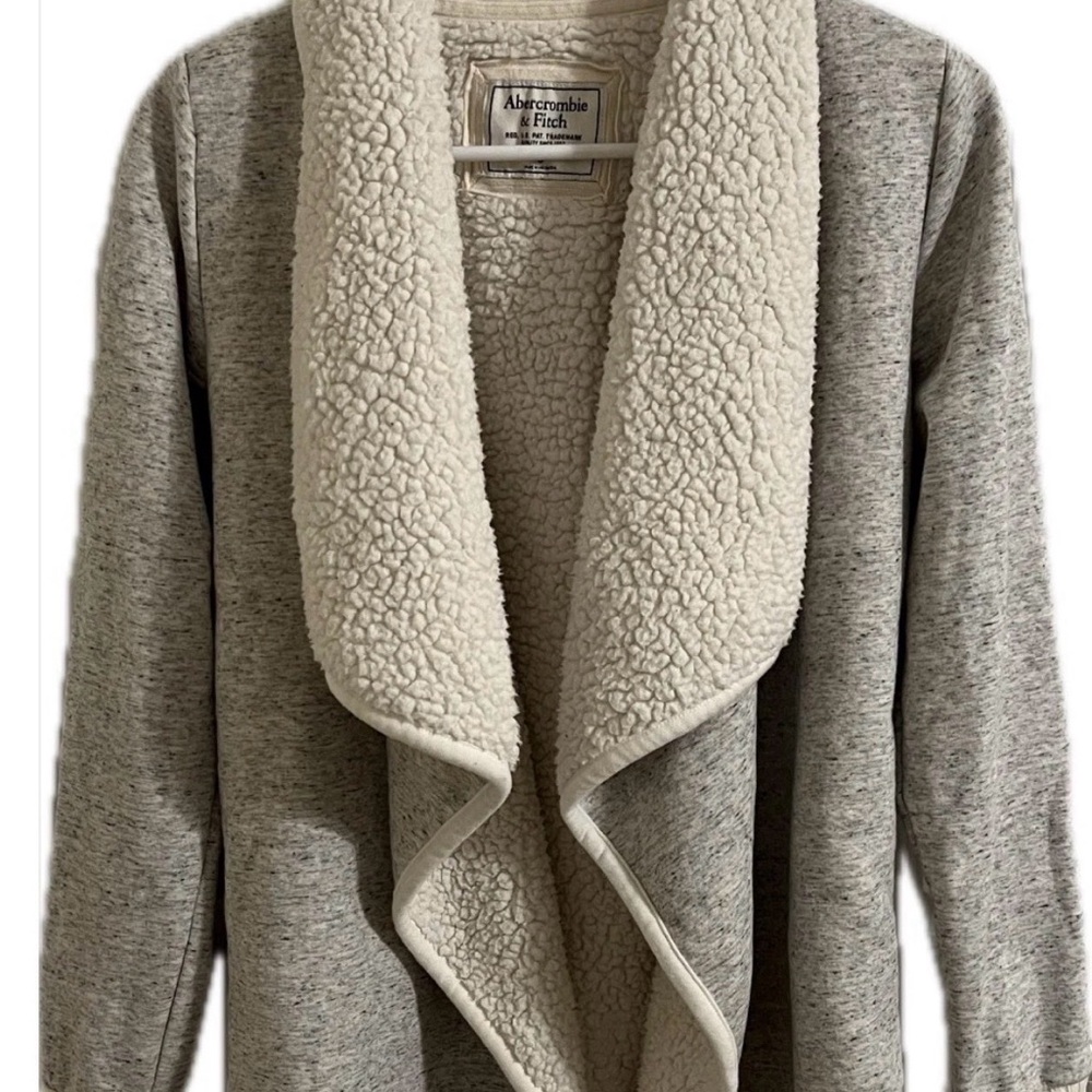 Abercrombie & Fitch Women’s Open Front Draped Sherpa Lined Sweatshirt Small Gray